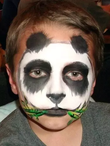 Maquillaje de Oso Panda: ¿Cómo Pintarse la Cara de Oso Panda? [Actualizado]