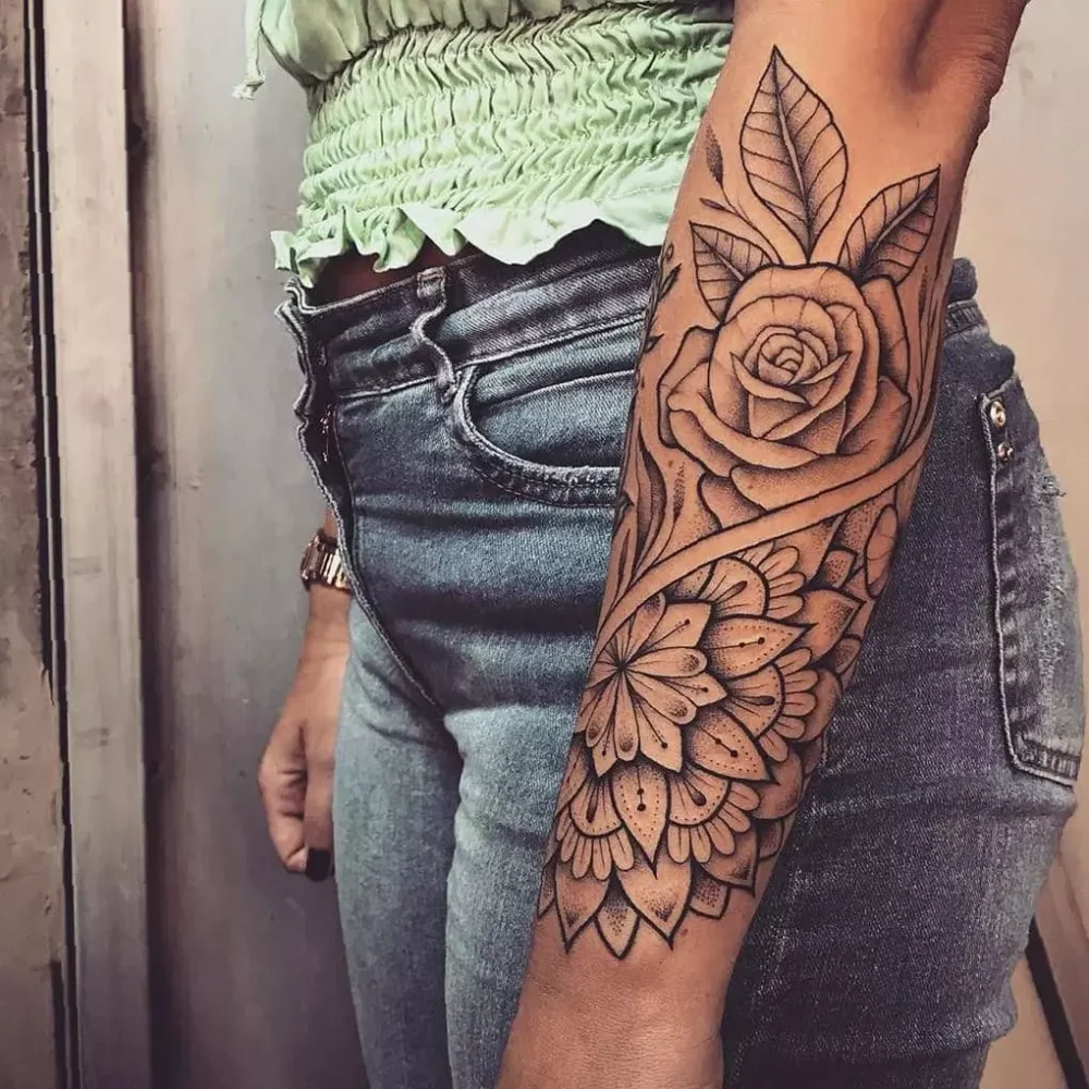 Brazo Tatuado de Mujer