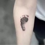 tatuajes de huellas de bebe10