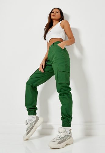 Pantalones Verdes: ¿Cómo Combinarlos?